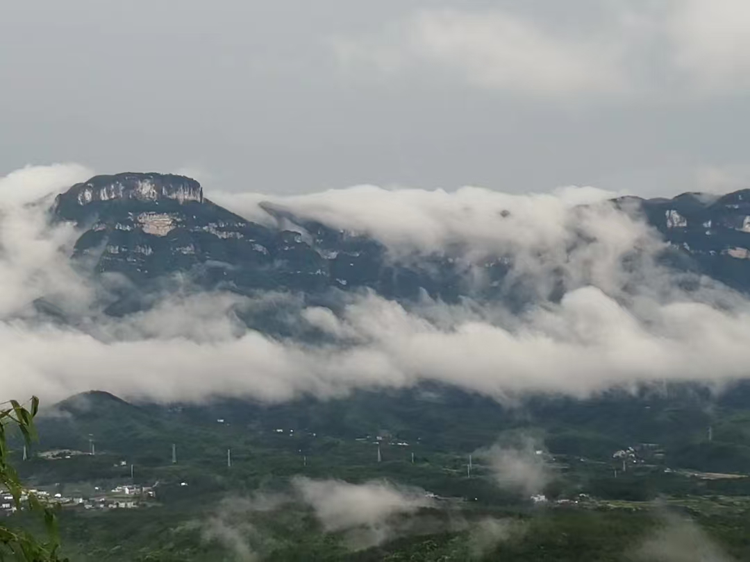 南岔湾黎明生态农场的云海